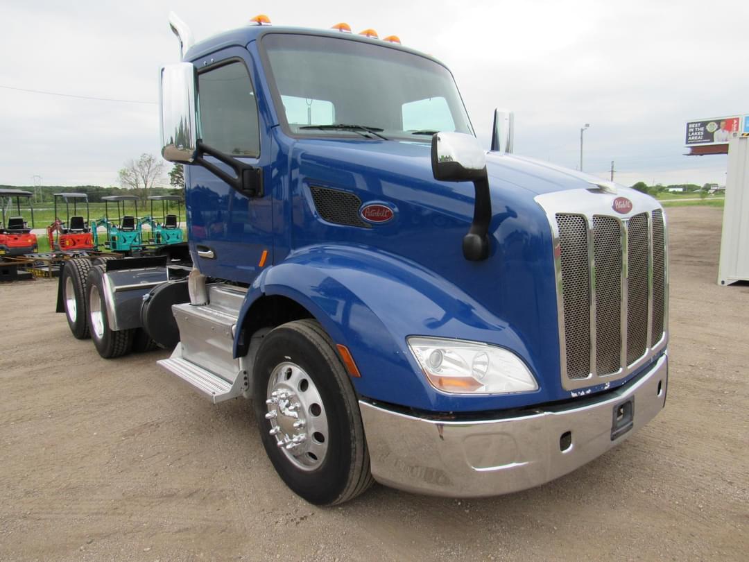 Image of Peterbilt 579 Primary Image