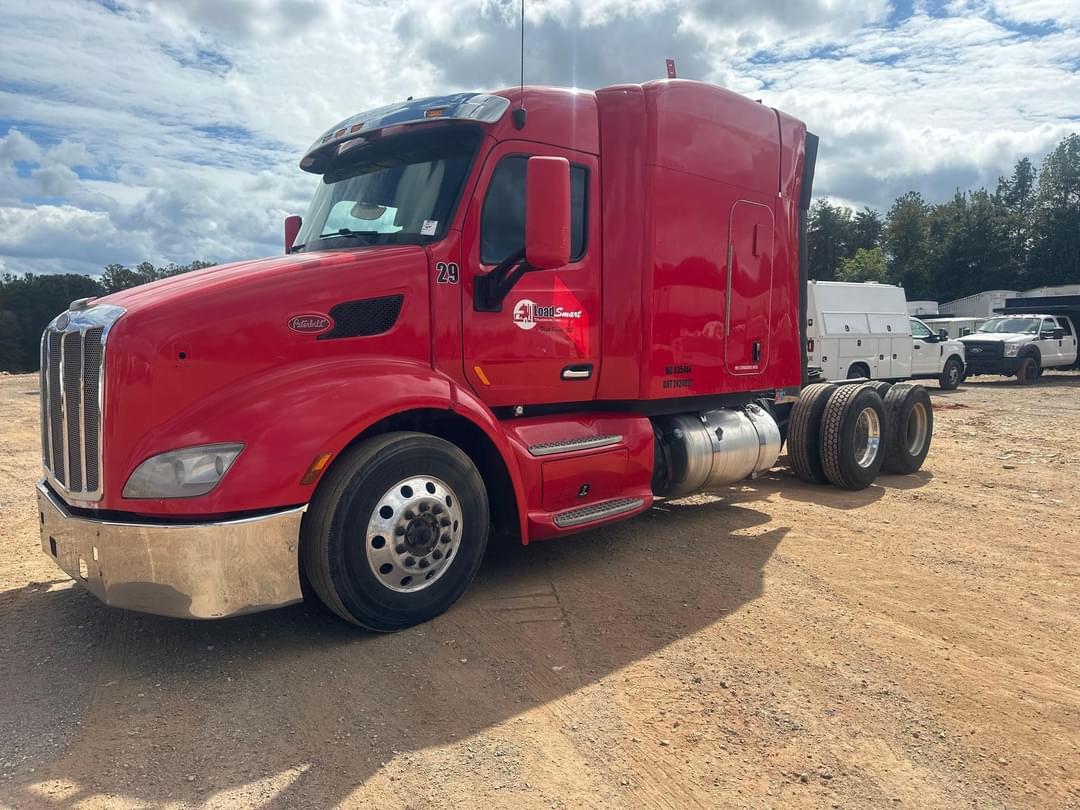Image of Peterbilt 579 Primary image
