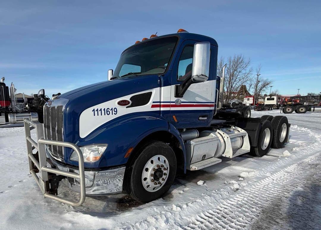 Image of Peterbilt 579 Primary image