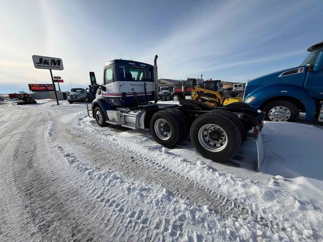 Image of Peterbilt 579 equipment image 2