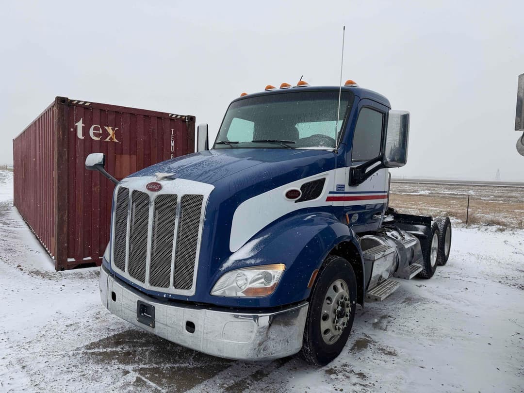 Image of Peterbilt 579 Primary image