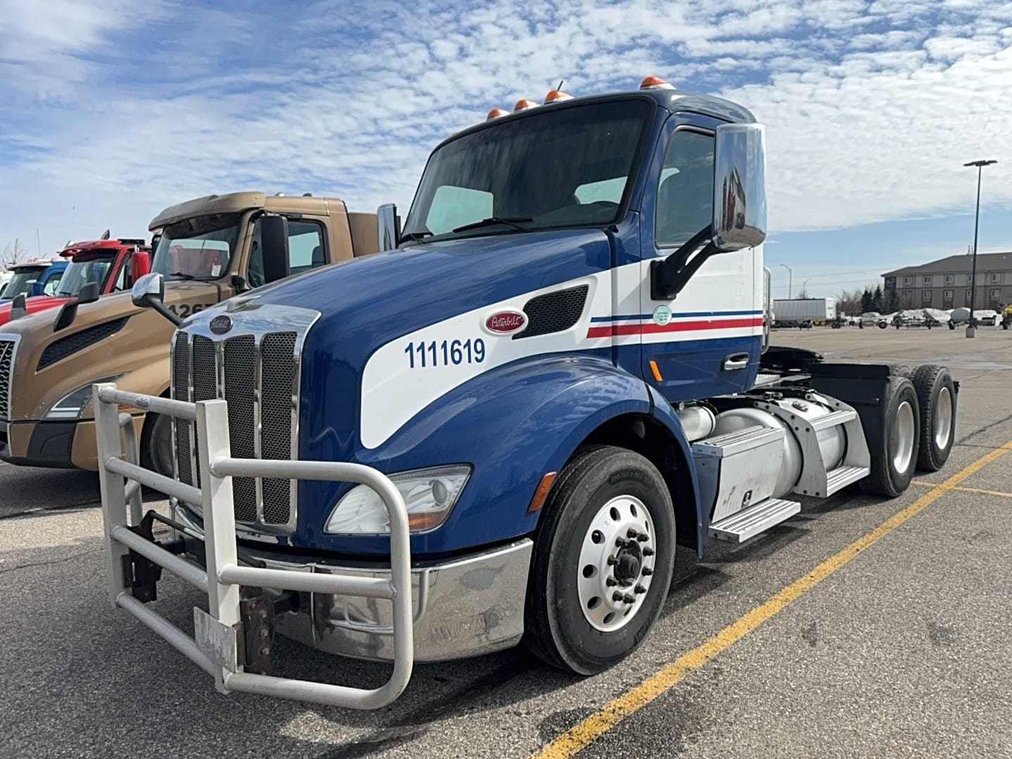 2016 Peterbilt 579 Equipment Image0