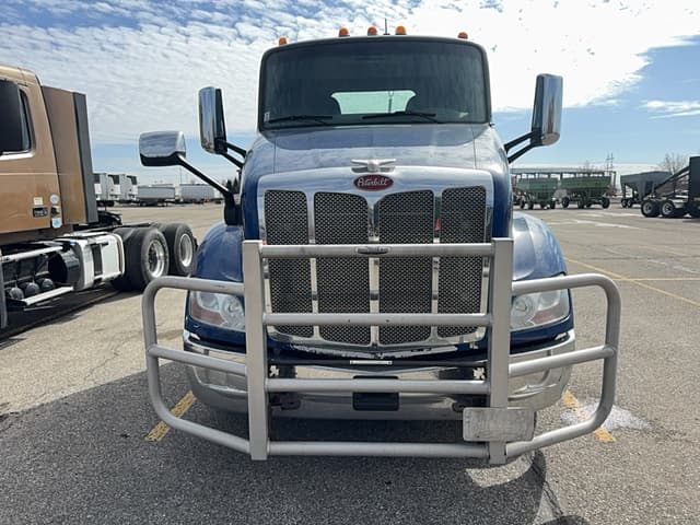 Image of Peterbilt 579 equipment image 1