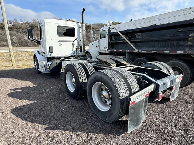 Image of Peterbilt 579 equipment image 1