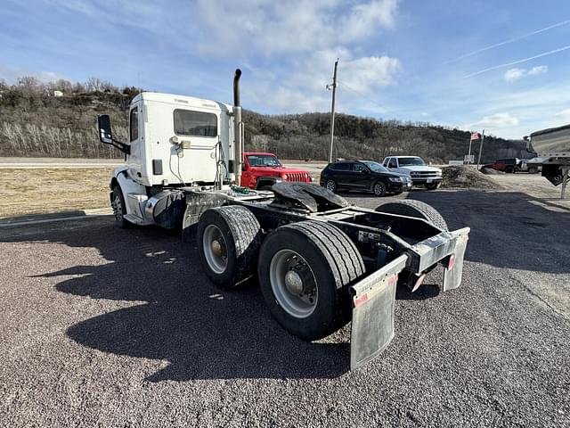 Image of Peterbilt 579 equipment image 1