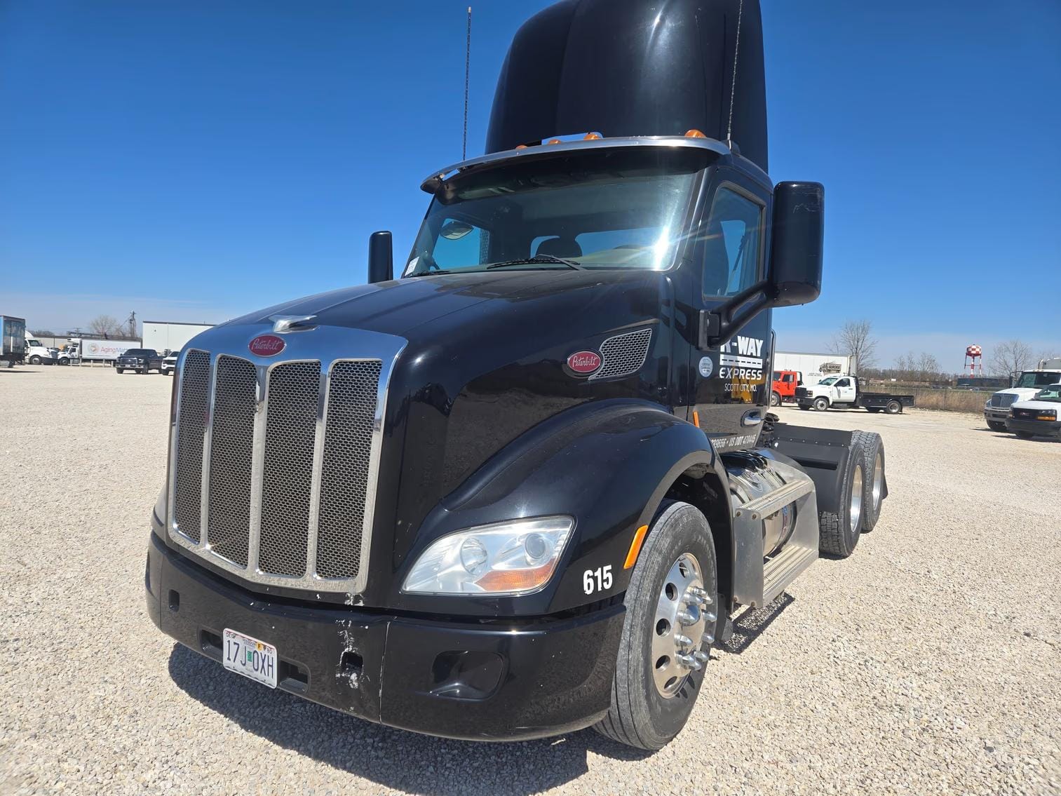 2016 Peterbilt 579 Equipment Image0