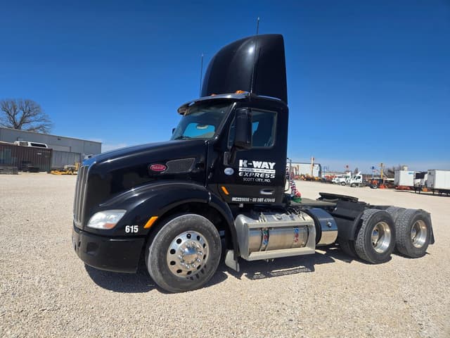 Image of Peterbilt 579 equipment image 3