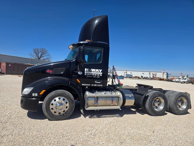 Image of Peterbilt 579 equipment image 4