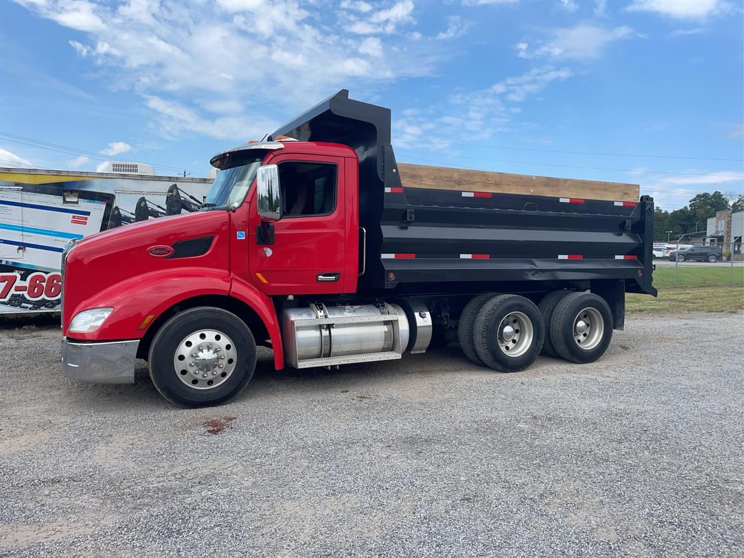 Image of Peterbilt 579 Primary image