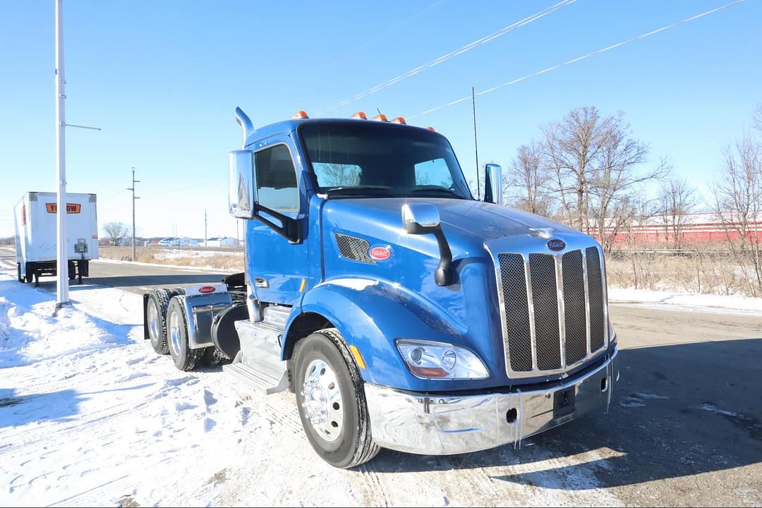 Image of Peterbilt 579 Primary image