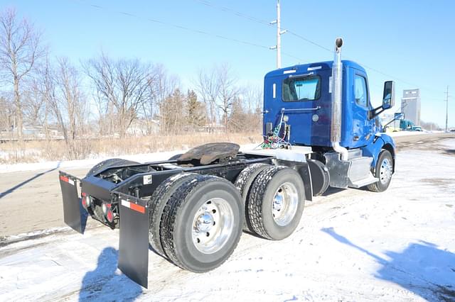 Image of Peterbilt 579 equipment image 2