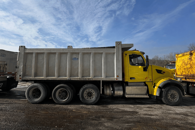 Image of Peterbilt 579 equipment image 4