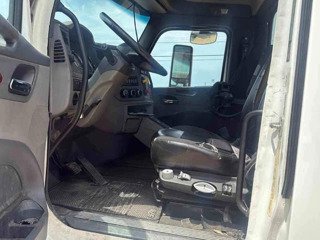 Image of Peterbilt 579 equipment image 2