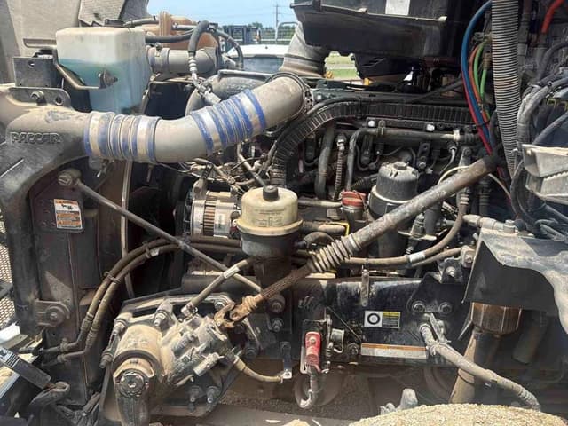 Image of Peterbilt 579 equipment image 3