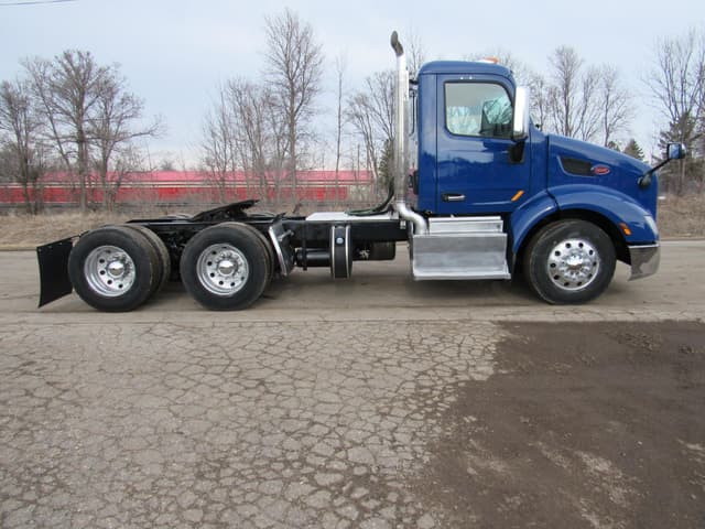 Image of Peterbilt 579 equipment image 4