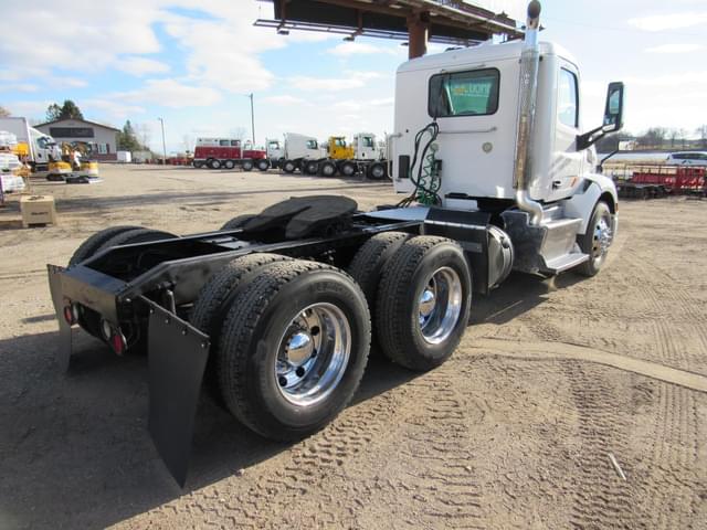 Image of Peterbilt 579 equipment image 2