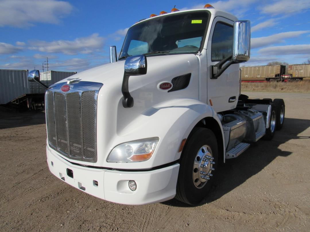 Image of Peterbilt 579 Primary image