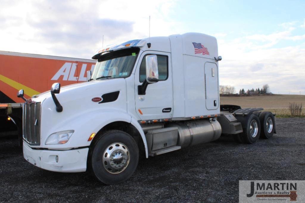 2016 Peterbilt 579 Equipment Image0