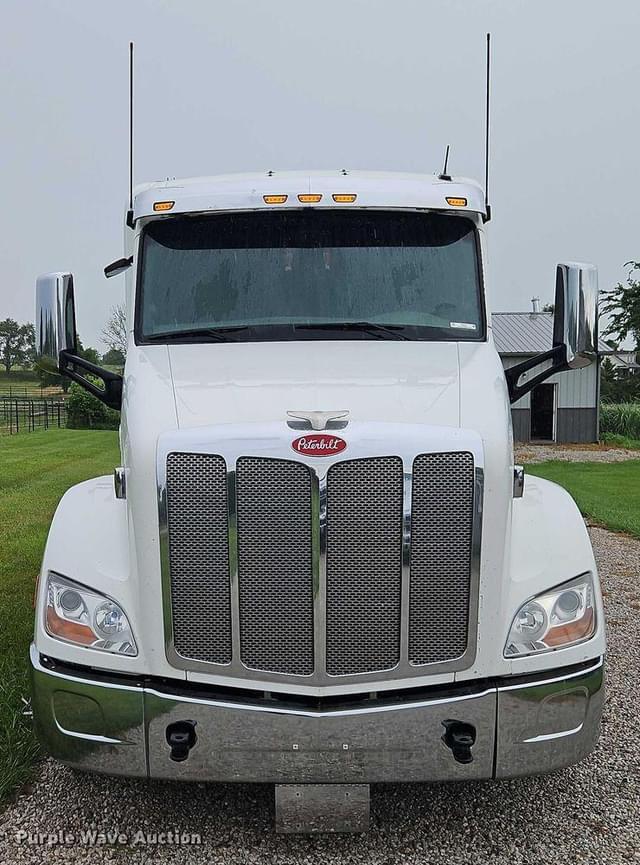 Image of Peterbilt 579 equipment image 1