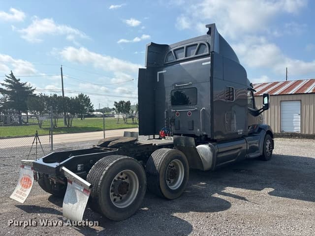 Image of Peterbilt 579 equipment image 4