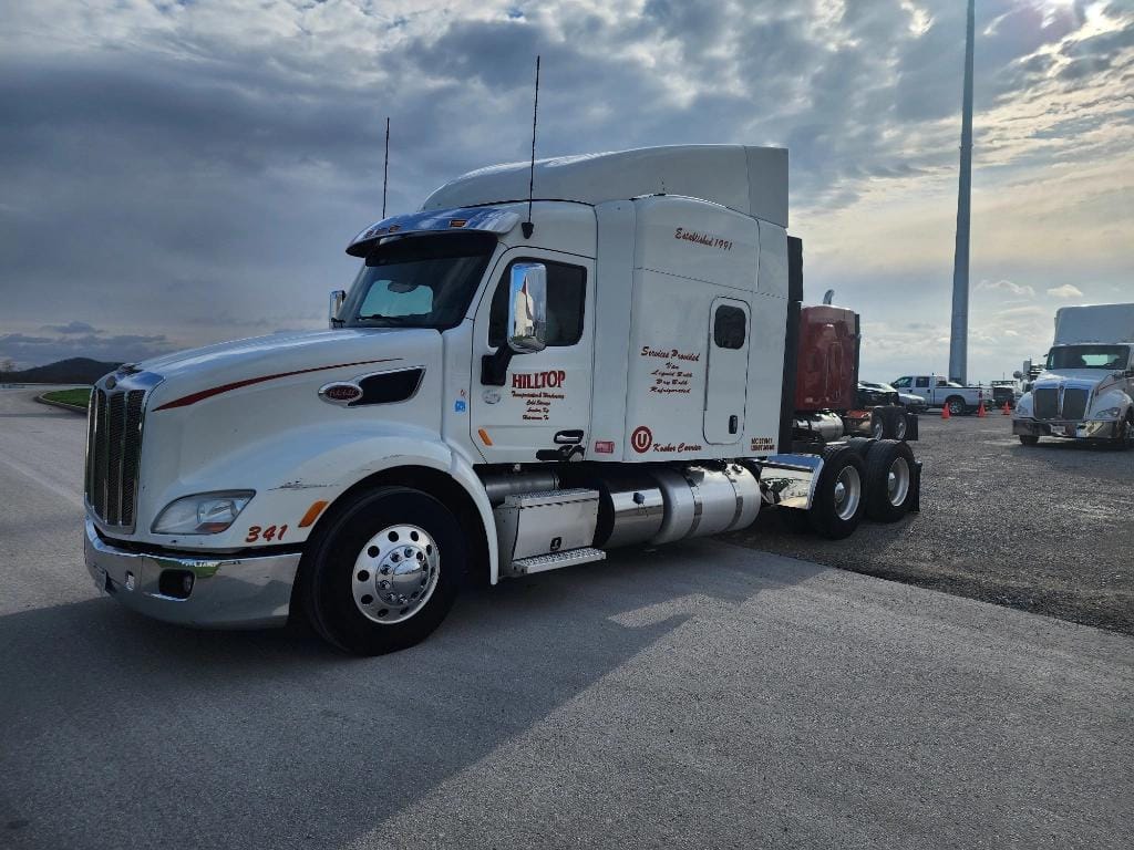 2016 Peterbilt 579 Equipment Image0