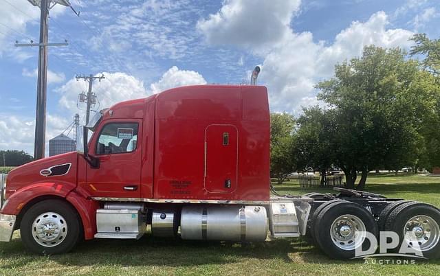 Image of Peterbilt 579 equipment image 1