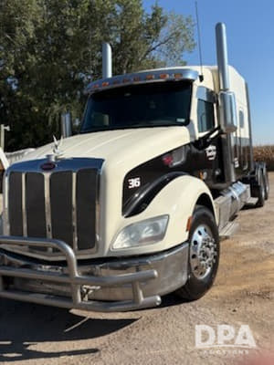 2016 Peterbilt 579 Image