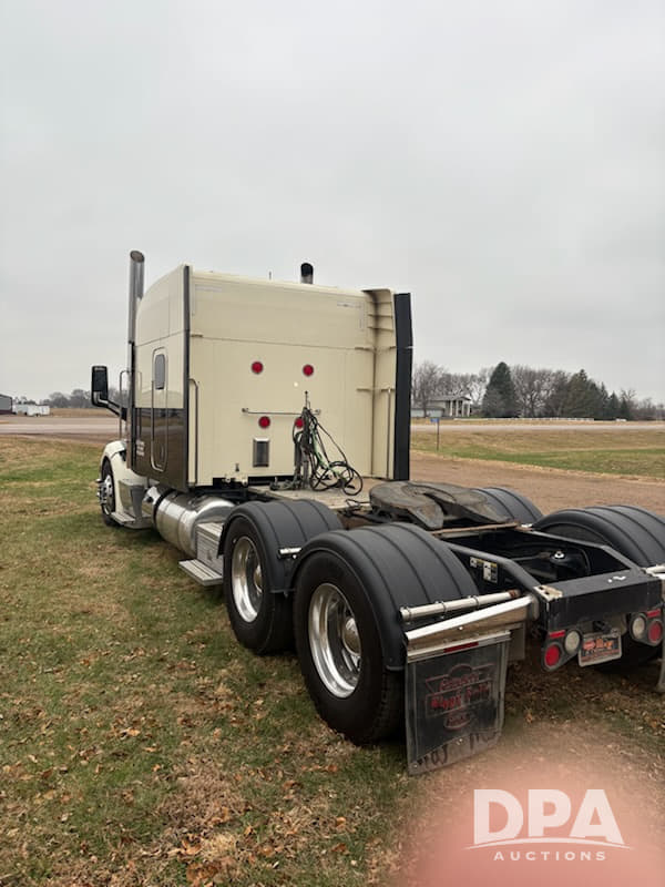 Image of Peterbilt 579 equipment image 3