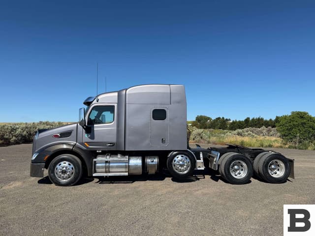 Image of Peterbilt 579 equipment image 1