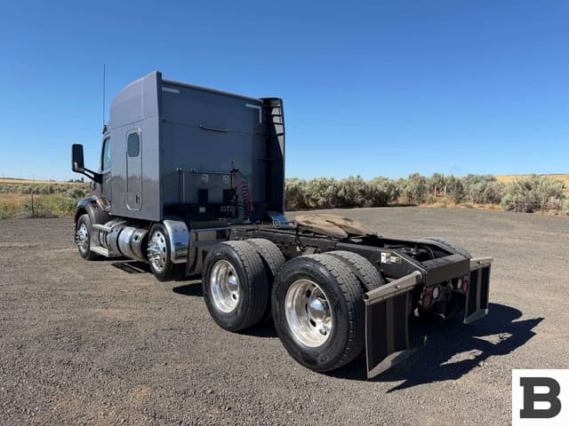 Image of Peterbilt 579 equipment image 2