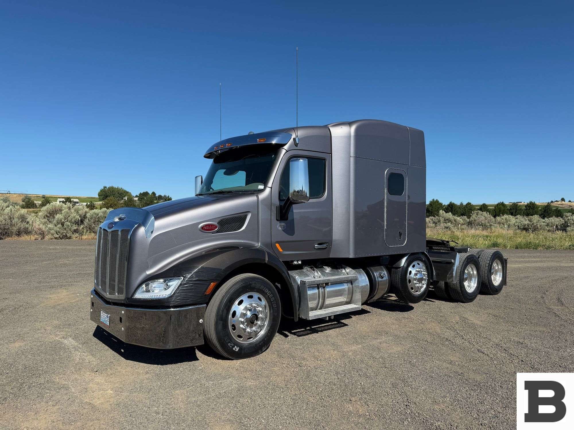 2016 Peterbilt 579 Equipment Image0