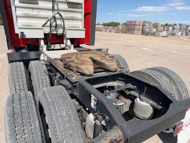 Image of Peterbilt 579 equipment image 4