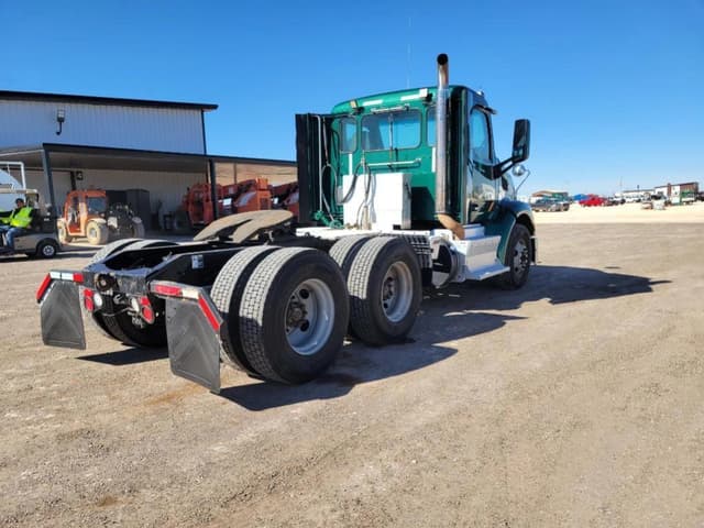 Image of Peterbilt 579 equipment image 4