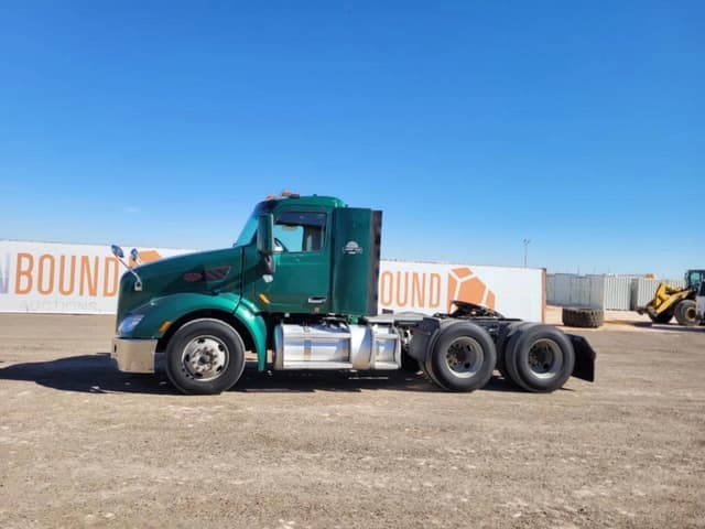 Image of Peterbilt 579 equipment image 1