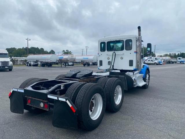 Image of Peterbilt 579 equipment image 4