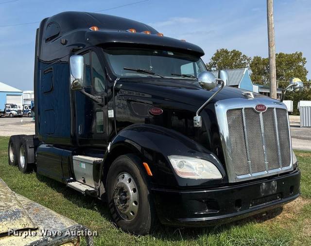 Image of Peterbilt 587 equipment image 2