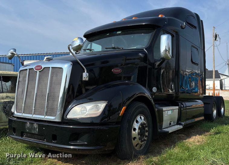 Image of Peterbilt 587 Primary image