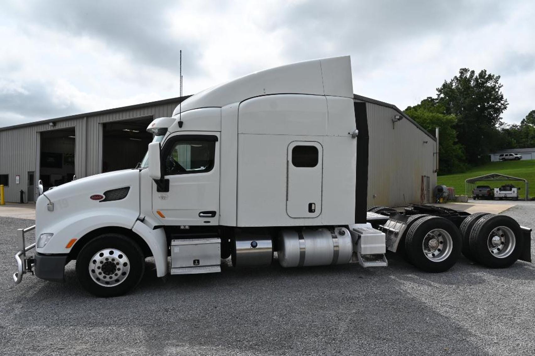 Main image Peterbilt 589