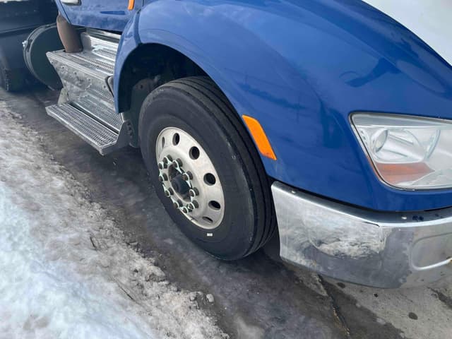 Image of Peterbilt 579 equipment image 2