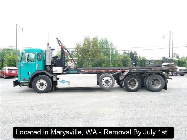 Image of Peterbilt PB320 equipment image 3