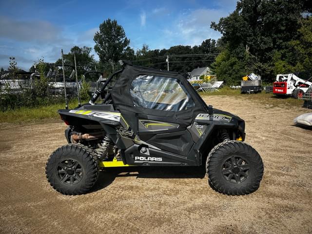 Image of Polaris RZR XP 1000 EPS equipment image 1