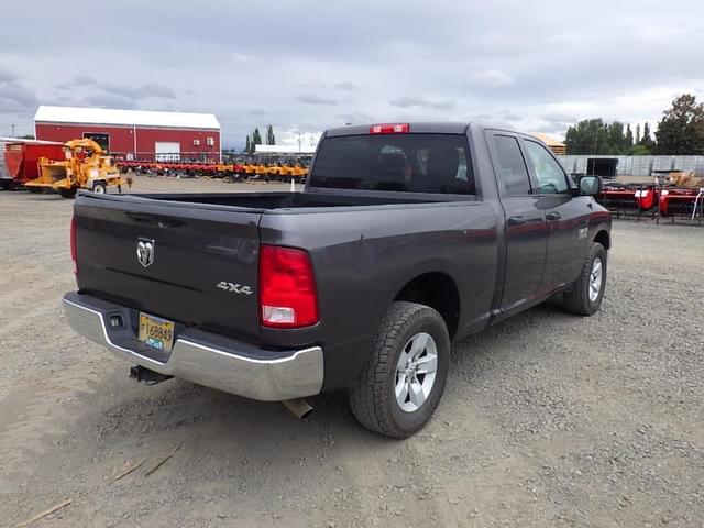 Image of Dodge Ram 1500 equipment image 3