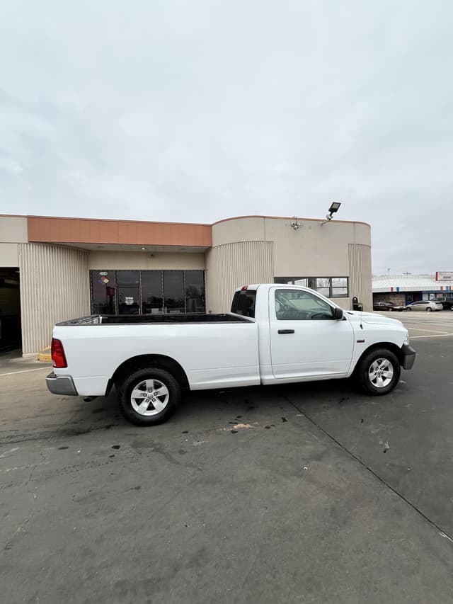 Image of Dodge Ram 1500 equipment image 3