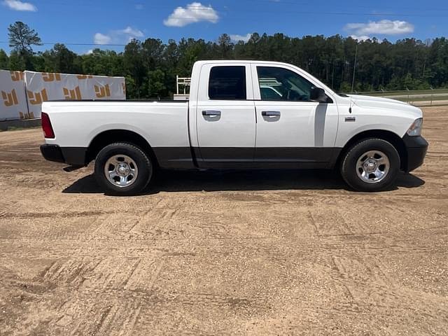 Image of Dodge Ram 1500 equipment image 3