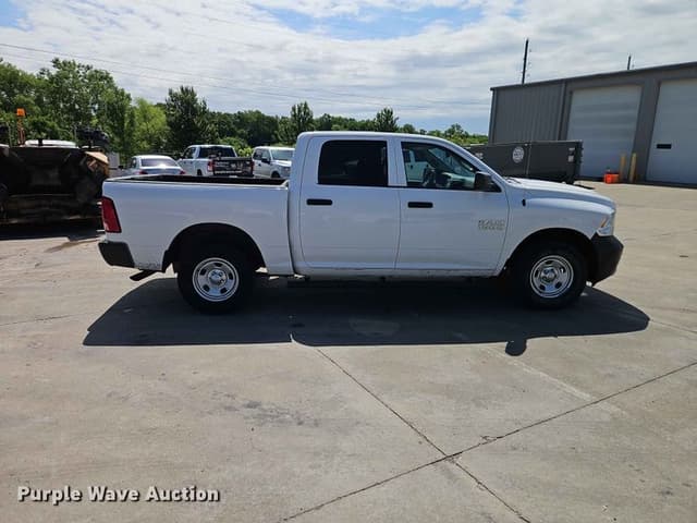 Image of Dodge Ram 1500 equipment image 3