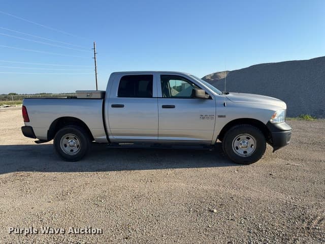 Image of Dodge Ram 1500 equipment image 3