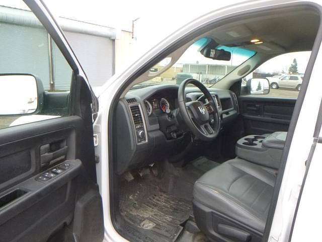 Image of Dodge Ram 2500 equipment image 3