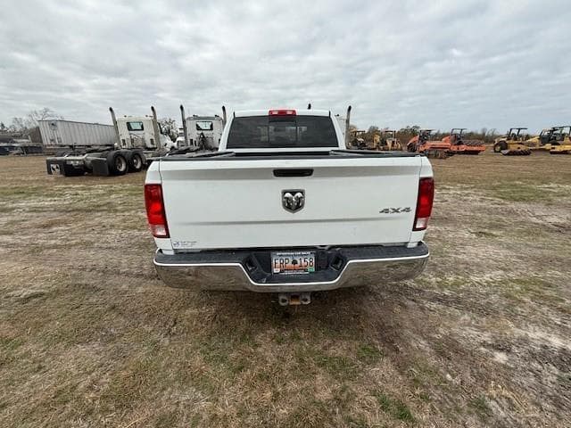 Image of Dodge Ram 2500HD equipment image 3