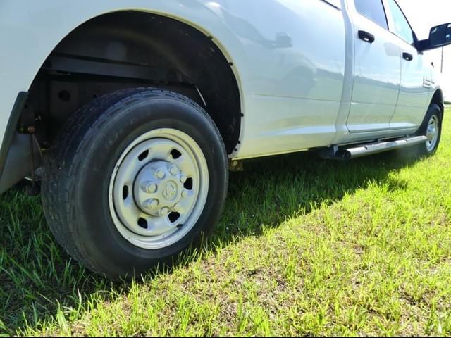 Image of Dodge Ram 2500HD equipment image 4