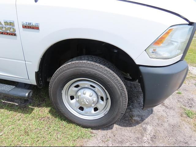 Image of Dodge Ram 2500 equipment image 2